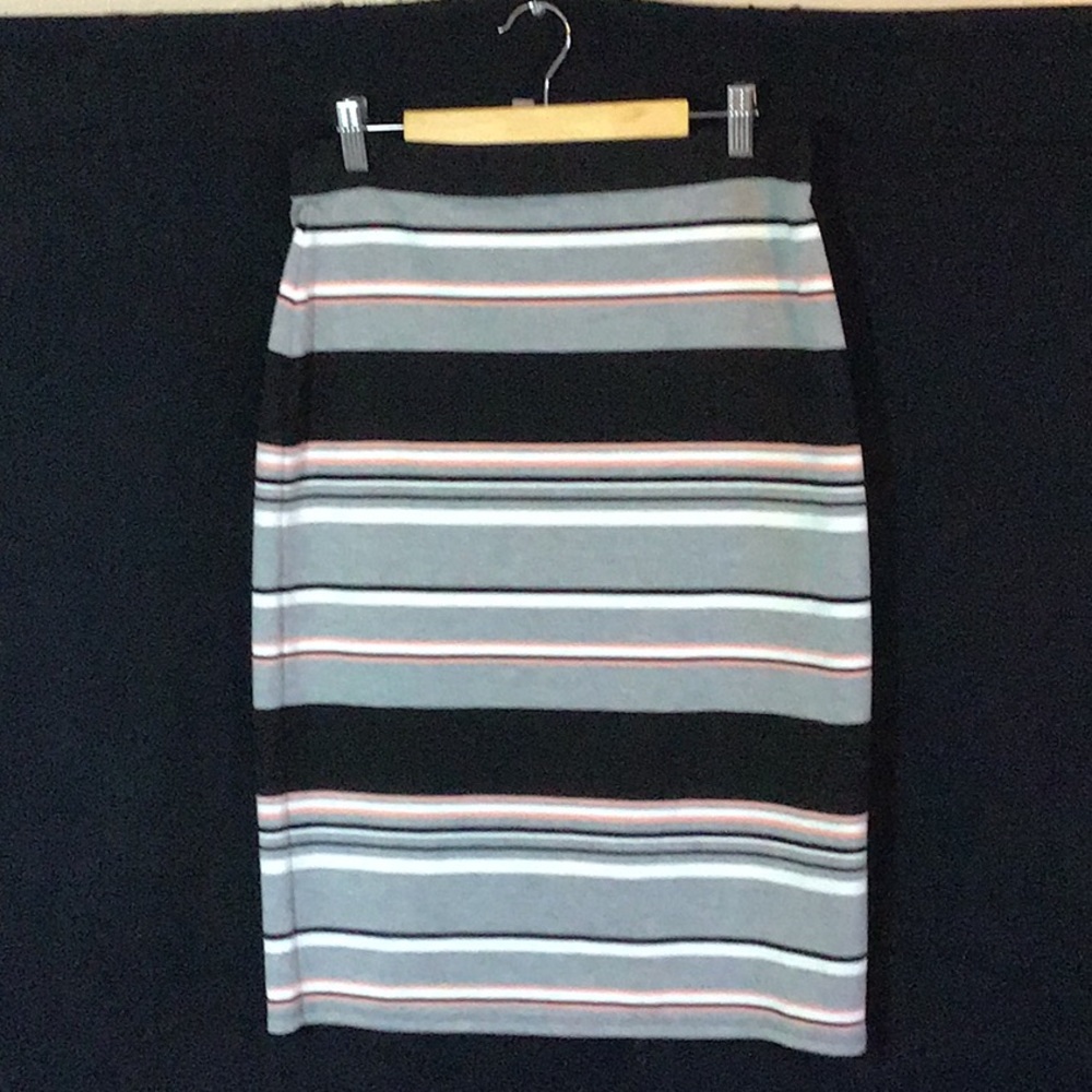 Striped Knit Knee Length Pencil Skirt 💓